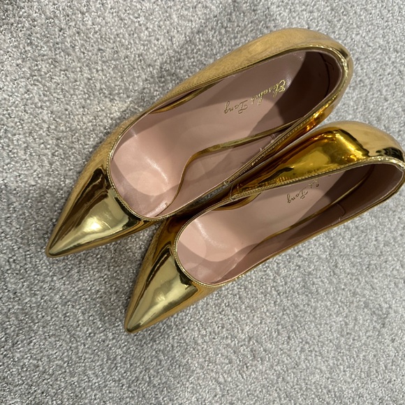 Gold pointed toe heels - Picture 2 of 3